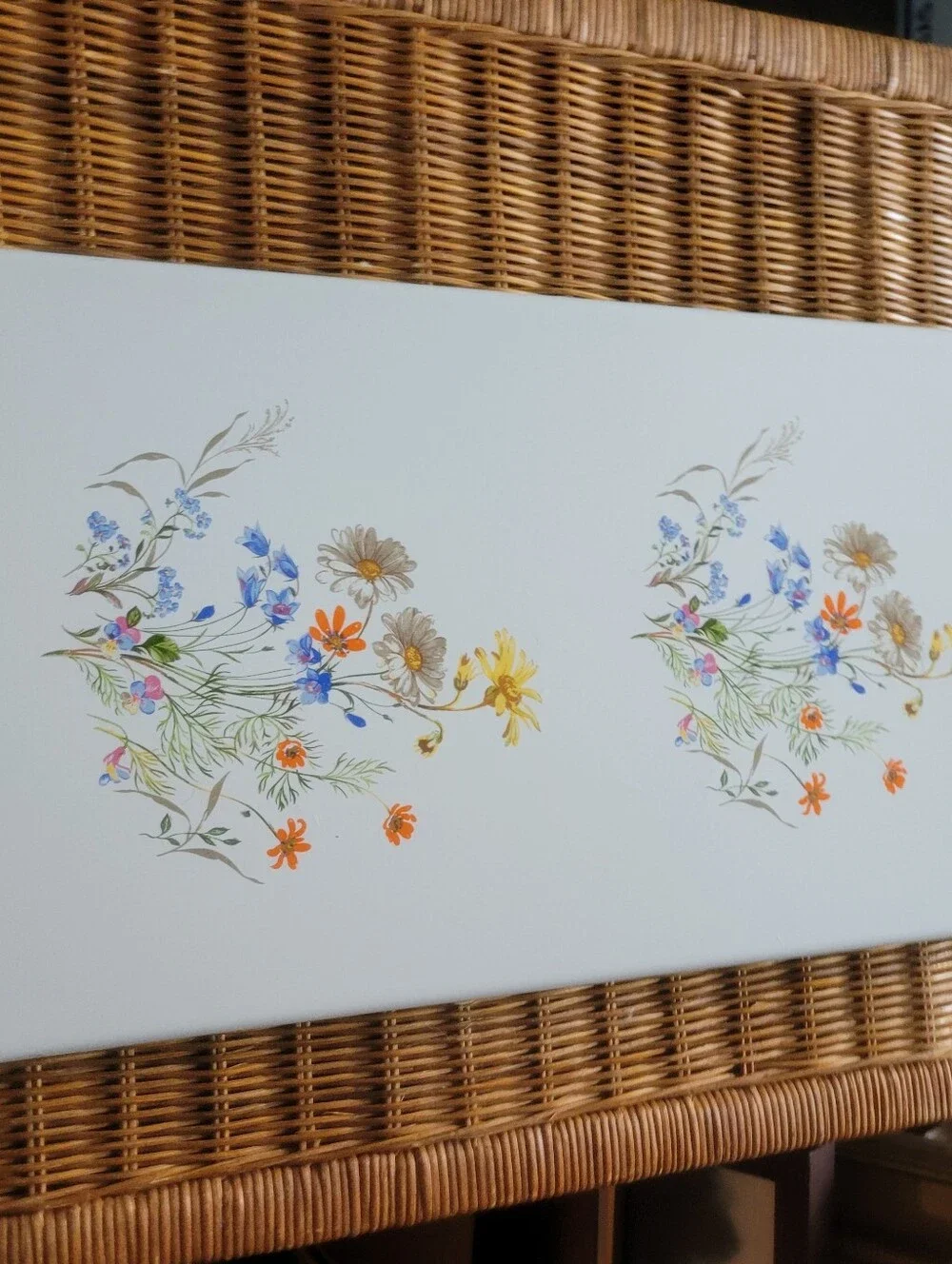 Vintage Corningware Wildflower Stove Top Cover. Beautiful No Chips Excellent